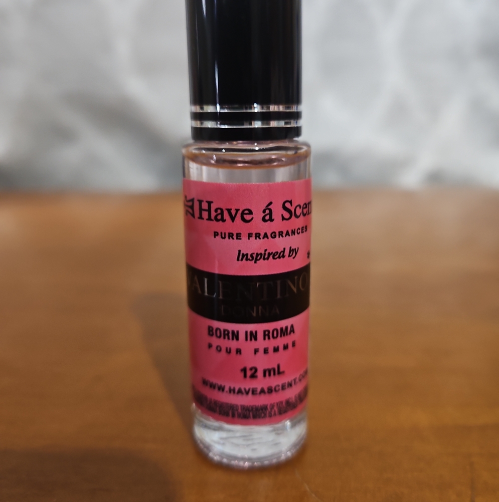 Born in Roma Roll-On Fragrance for Women - Pink